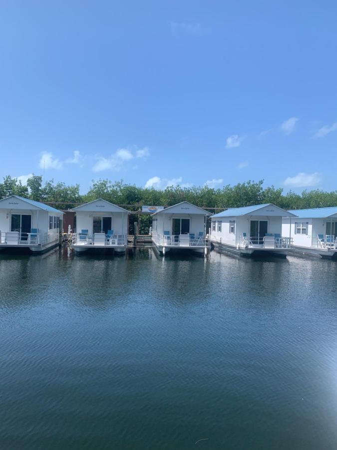 Aqua Lodges At Hurricane Hole Marina ستوك آيلاند المظهر الخارجي الصورة