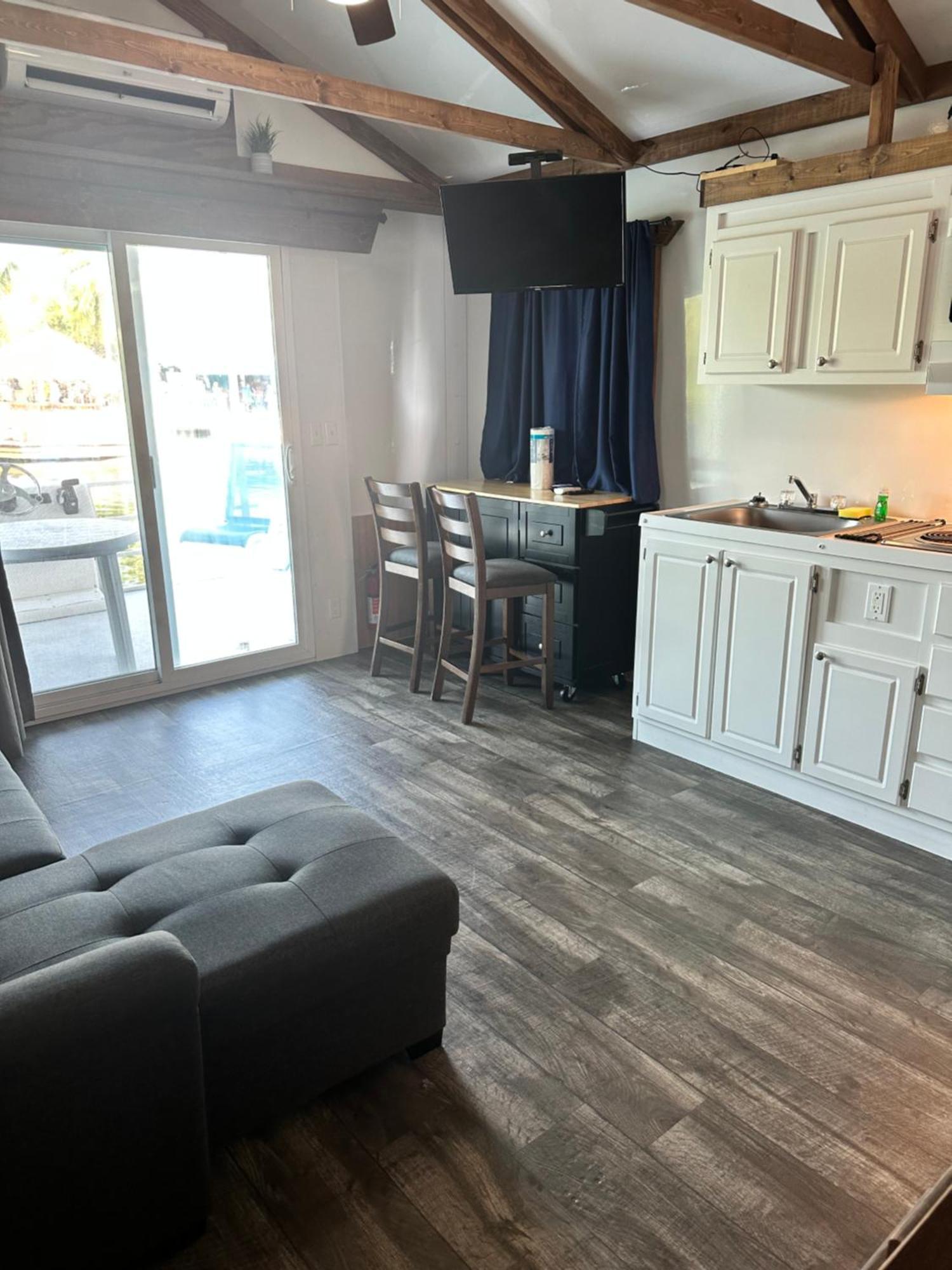Aqua Lodges At Hurricane Hole Marina ستوك آيلاند المظهر الخارجي الصورة