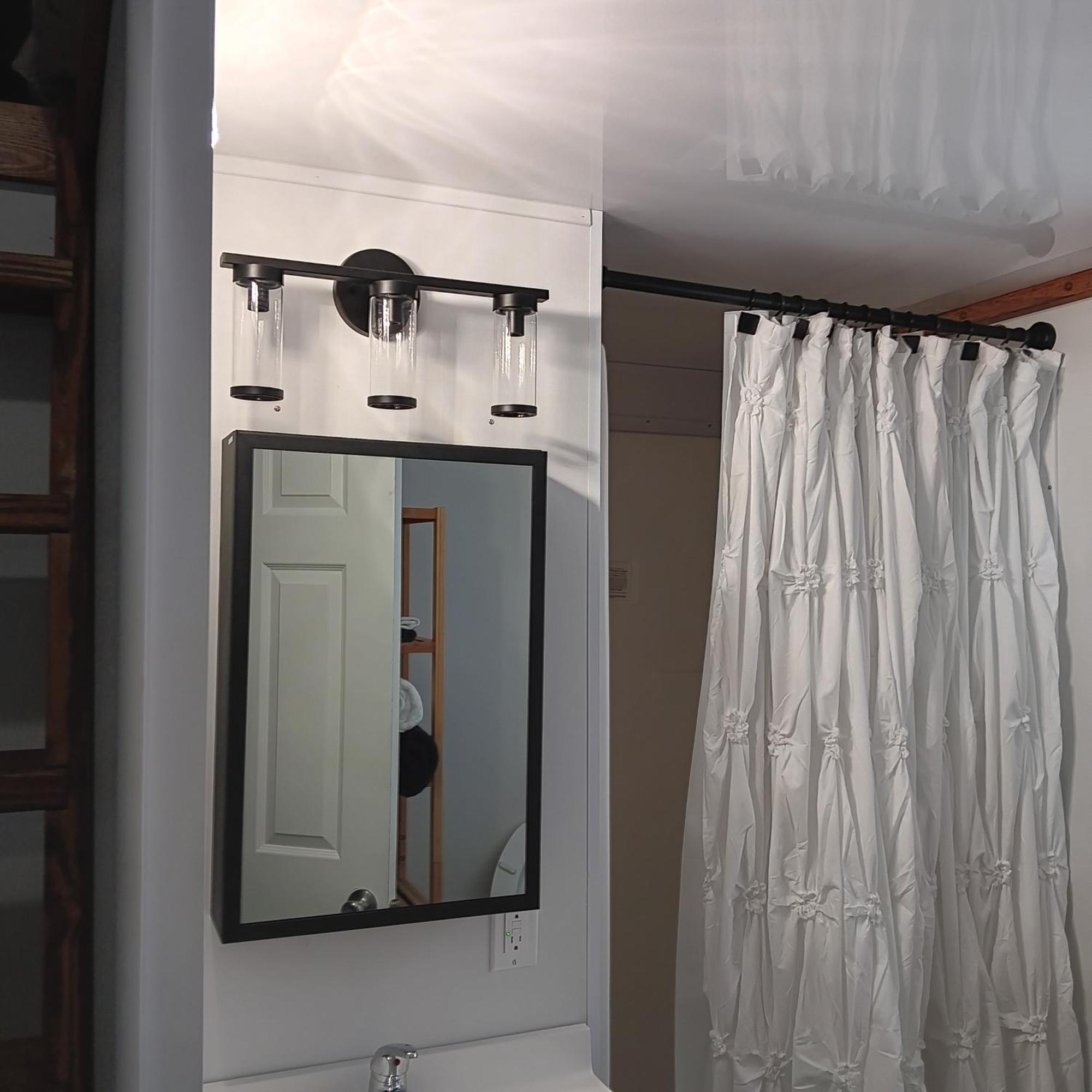 Aqua Lodges At Hurricane Hole Marina ستوك آيلاند المظهر الخارجي الصورة